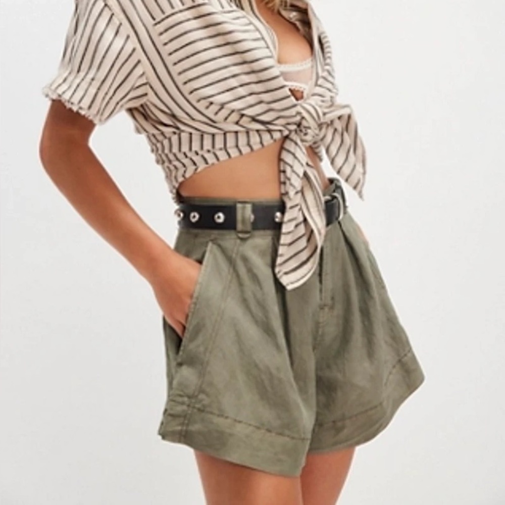 Free People High Waist Pleated Shorts in Khaki - Picture 5 of 10